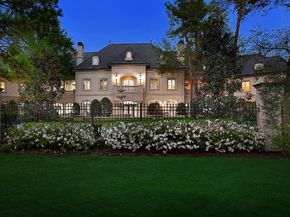 88 W Grand Regency Circle, The Woodlands TX 77382