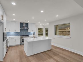 4 N Autumnwood Way, The Woodlands TX 77380