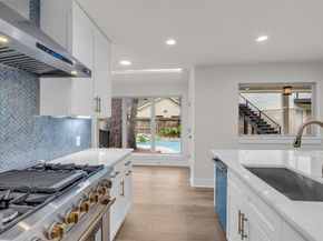 4 N Autumnwood Way, The Woodlands TX 77380