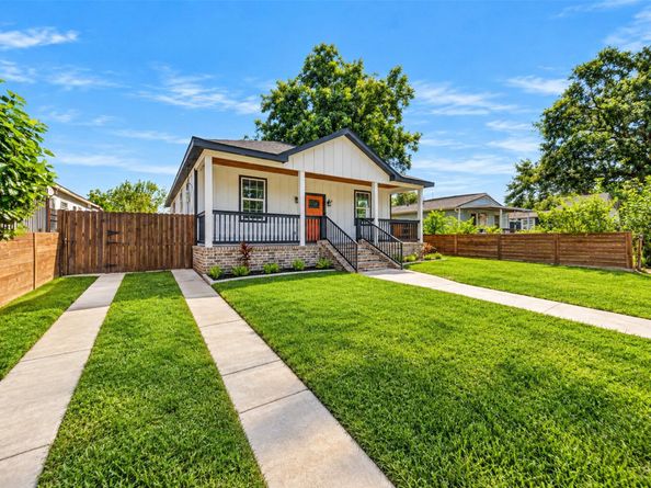 2412 Lucas Street, Houston TX 77026