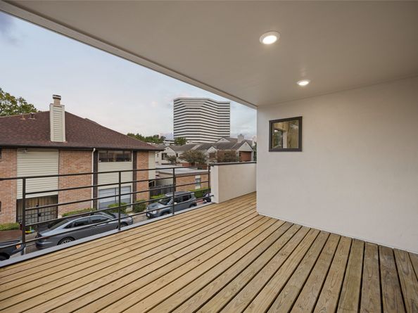 2668 Bering Drive 2668, Houston TX 77057