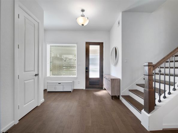 8710 Strongoak Lane, Houston TX 77055
