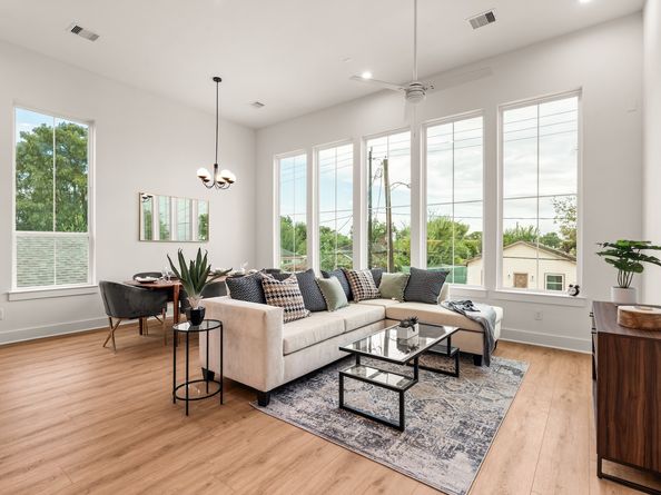 6619 Avenue Q B, Houston TX 77011