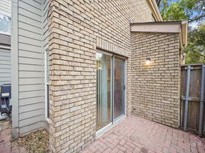 2601 Augusta Drive 5, Houston TX 77057