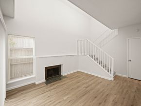 2601 Augusta Drive 5, Houston TX 77057