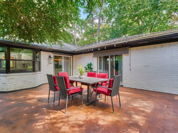 49 N Deerfoot Circle, The Woodlands TX 77380