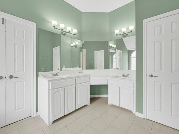 11207 Satin Tail Lane, Houston TX 77095