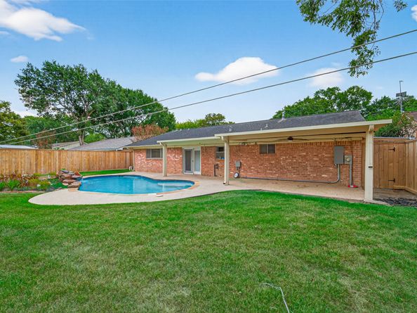 6926 Pine Grove Drive, Houston TX 77092