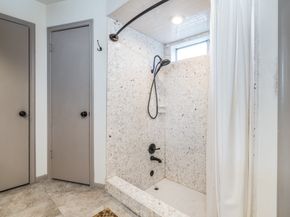 11927 Oakcroft Drive, Houston TX 77070