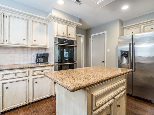 11927 Oakcroft Drive, Houston TX 77070