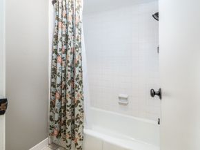 11927 Oakcroft Drive, Houston TX 77070
