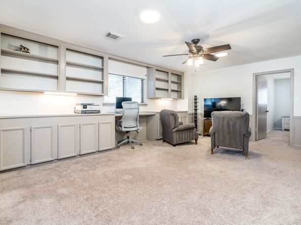 11927 Oakcroft Drive, Houston TX 77070