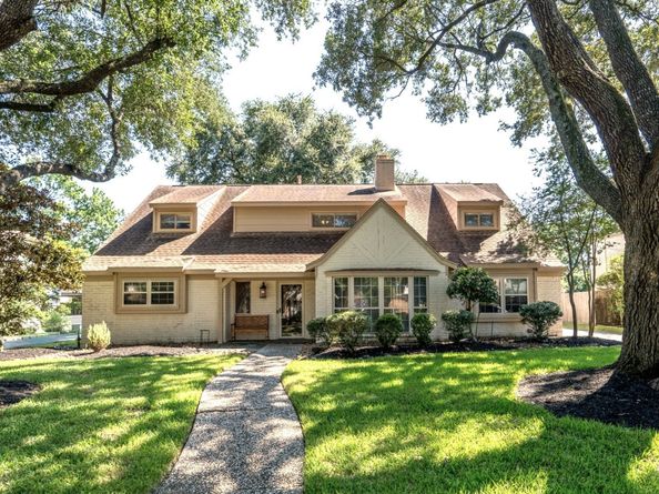 11927 Oakcroft Drive, Houston TX 77070
