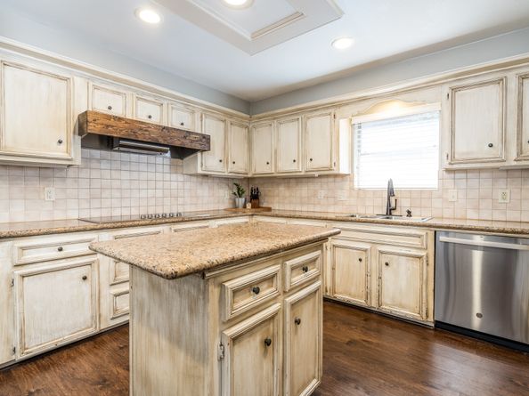 11927 Oakcroft Drive, Houston TX 77070