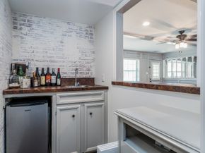 11927 Oakcroft Drive, Houston TX 77070
