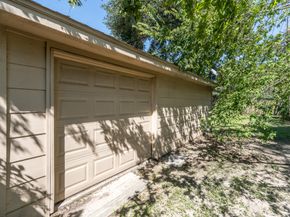 11927 Oakcroft Drive, Houston TX 77070