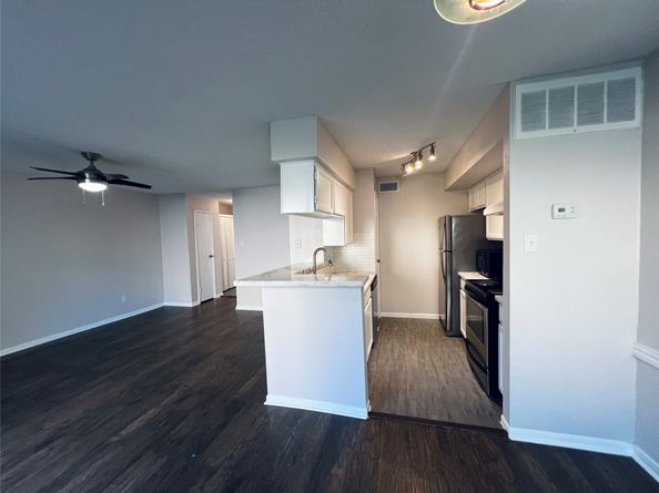 2120 El Paseo Street 1703, Houston TX 77054