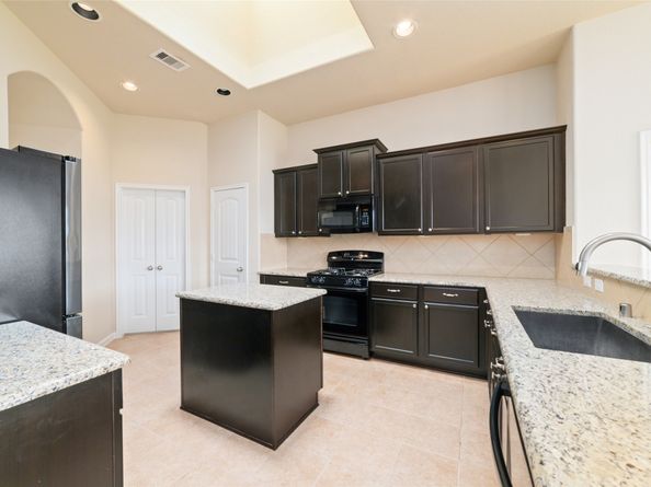 25307 Saddlebrook Champion Way, Tomball TX 77375