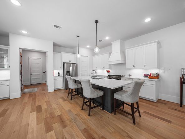 812 E 24th Street, Houston TX 77009