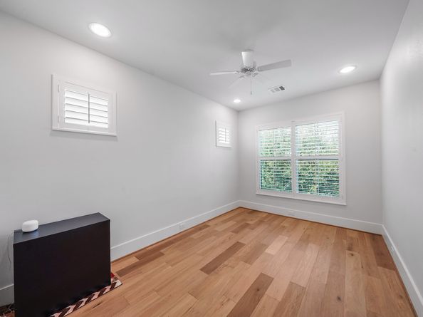 812 E 24th Street, Houston TX 77009