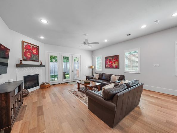 812 E 24th Street, Houston TX 77009