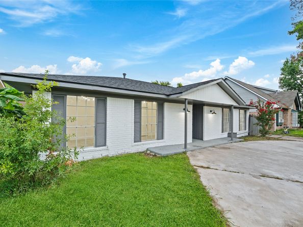 12007 Sharpcrest Street, Houston TX 77072