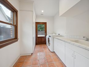 5040 Fieldwood Drive, Houston TX 77056