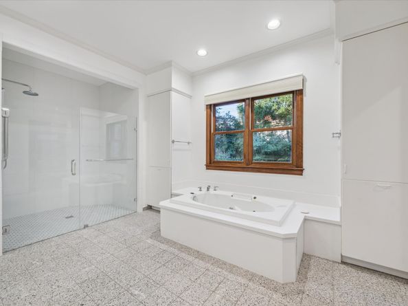 5040 Fieldwood Drive, Houston TX 77056