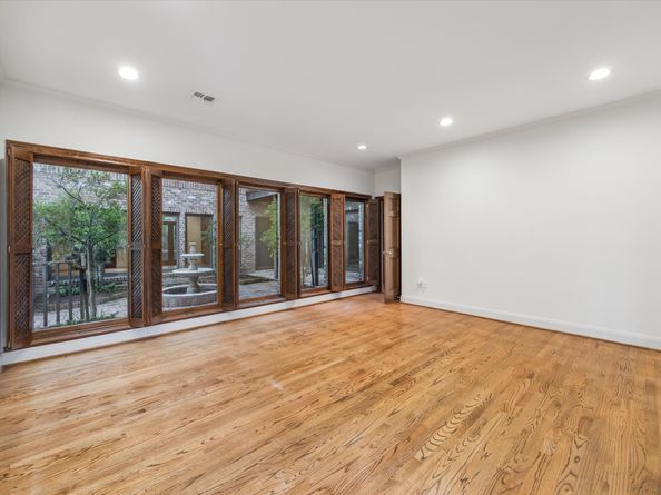 5040 Fieldwood Drive, Houston TX 77056