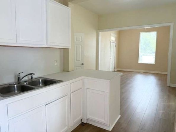 6038 Saxon Drive, Houston TX 77092