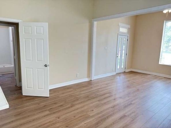 6038 Saxon Drive, Houston TX 77092