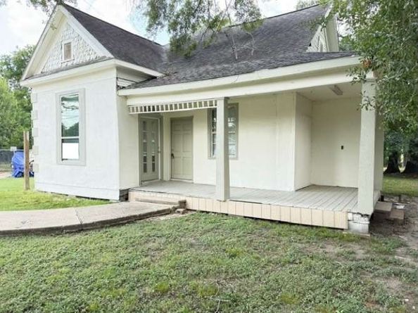 6038 Saxon Drive, Houston TX 77092