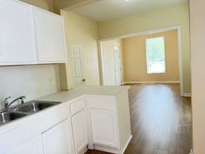 6038 Saxon Drive, Houston TX 77092