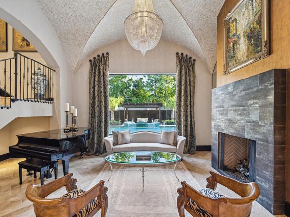 7603 Edgeway Drive, Houston TX 77055