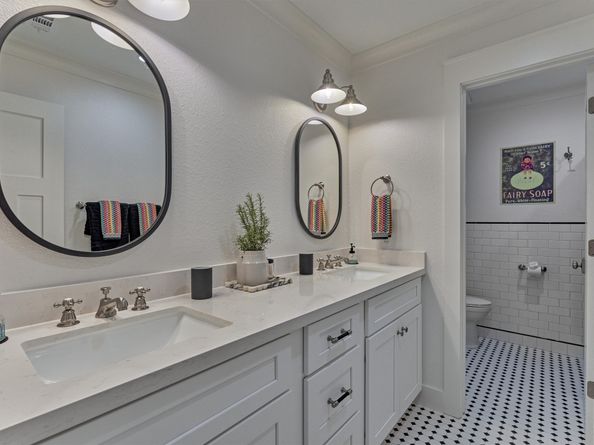 27 N Havenridge Drive, The Woodlands TX 77381