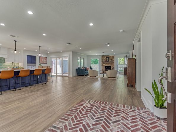 27 N Havenridge Drive, The Woodlands TX 77381