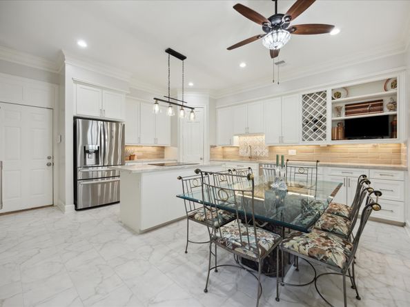 2401 Potomac Drive, Houston TX 77057