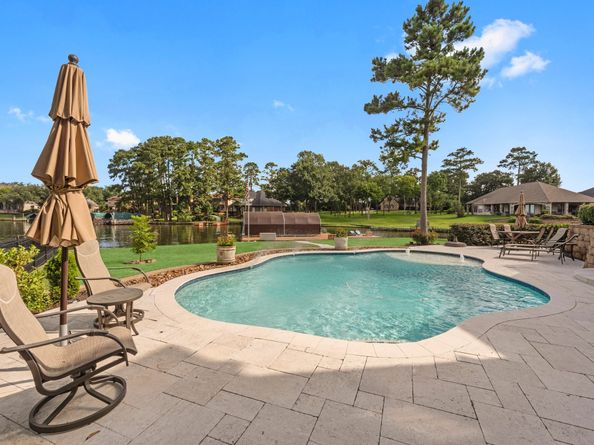 6051 Longmire Trail, Conroe TX 77304