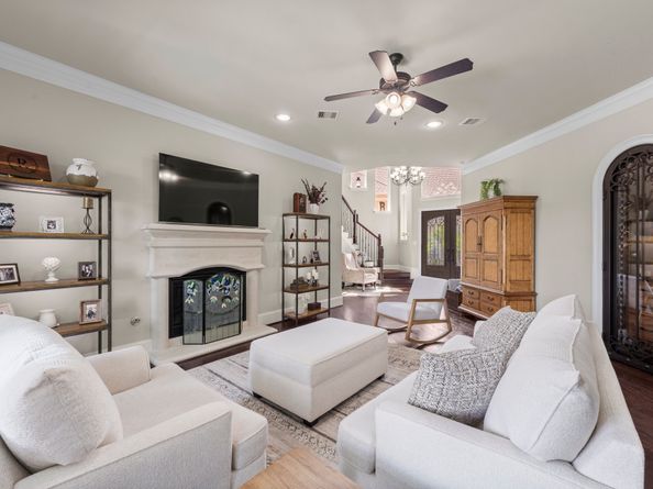 6051 Longmire Trail, Conroe TX 77304