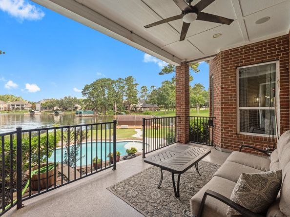 6051 Longmire Trail, Conroe TX 77304