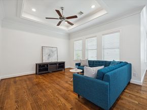 1729 Wakefield Drive, Houston TX 77018