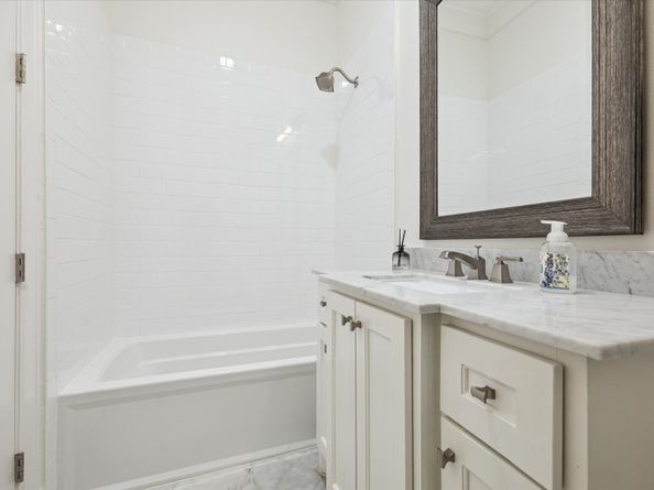 1729 Wakefield Drive, Houston TX 77018