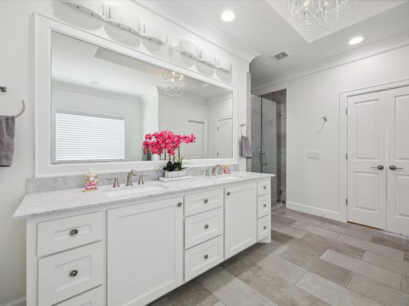 1729 Wakefield Drive, Houston TX 77018