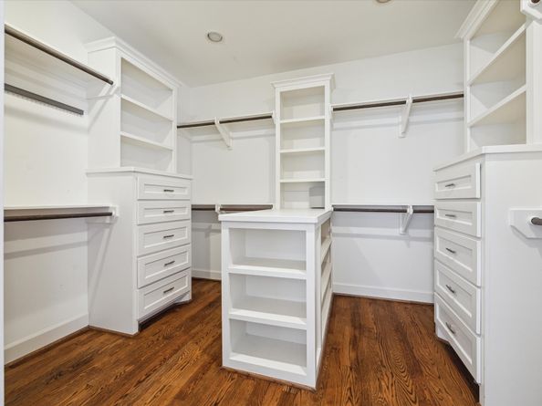 1729 Wakefield Drive, Houston TX 77018