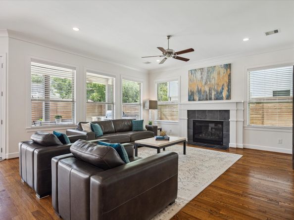 1729 Wakefield Drive, Houston TX 77018