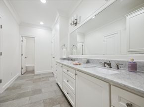 1729 Wakefield Drive, Houston TX 77018