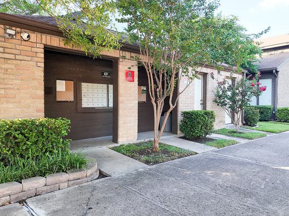 8020 Braesmain Drive 1603, Houston TX 77025