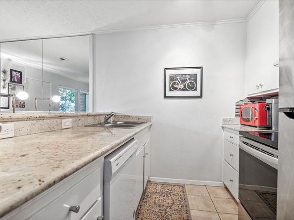 3271 Sul Ross Street 9, Houston TX 77098