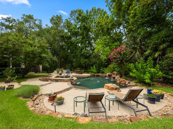 30 W Bracebridge Circle, The Woodlands TX 77382
