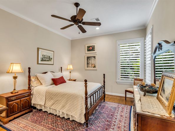 30 W Bracebridge Circle, The Woodlands TX 77382